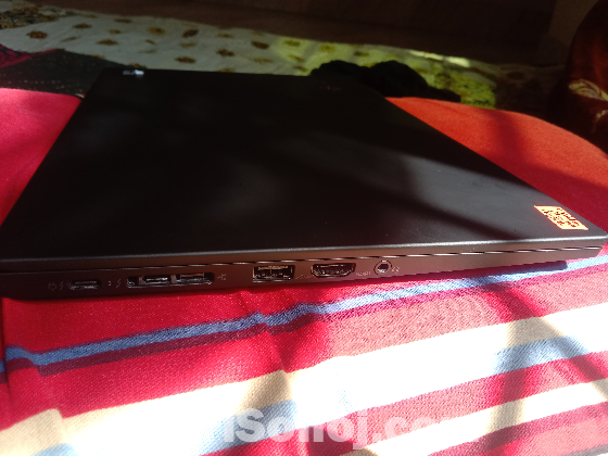 Lenovo ThinkPad X1 Carbon – Core i7 10th Gen, ৫০,০০০ টাকায়!